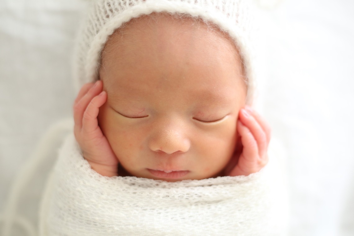 出張撮影HUG TIMEが撮影した「ニューボーンフォト＠ご自宅」の写真