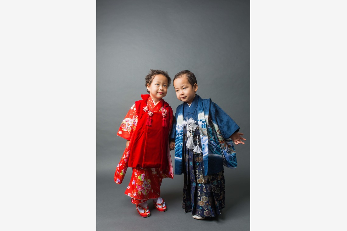 Nobuhiro Toyaが出張撮影した家族写真(キッズ,ベビーフォト)などが写った「エミリィ七五三撮影会2019@代官山スタジオ」の家族写真