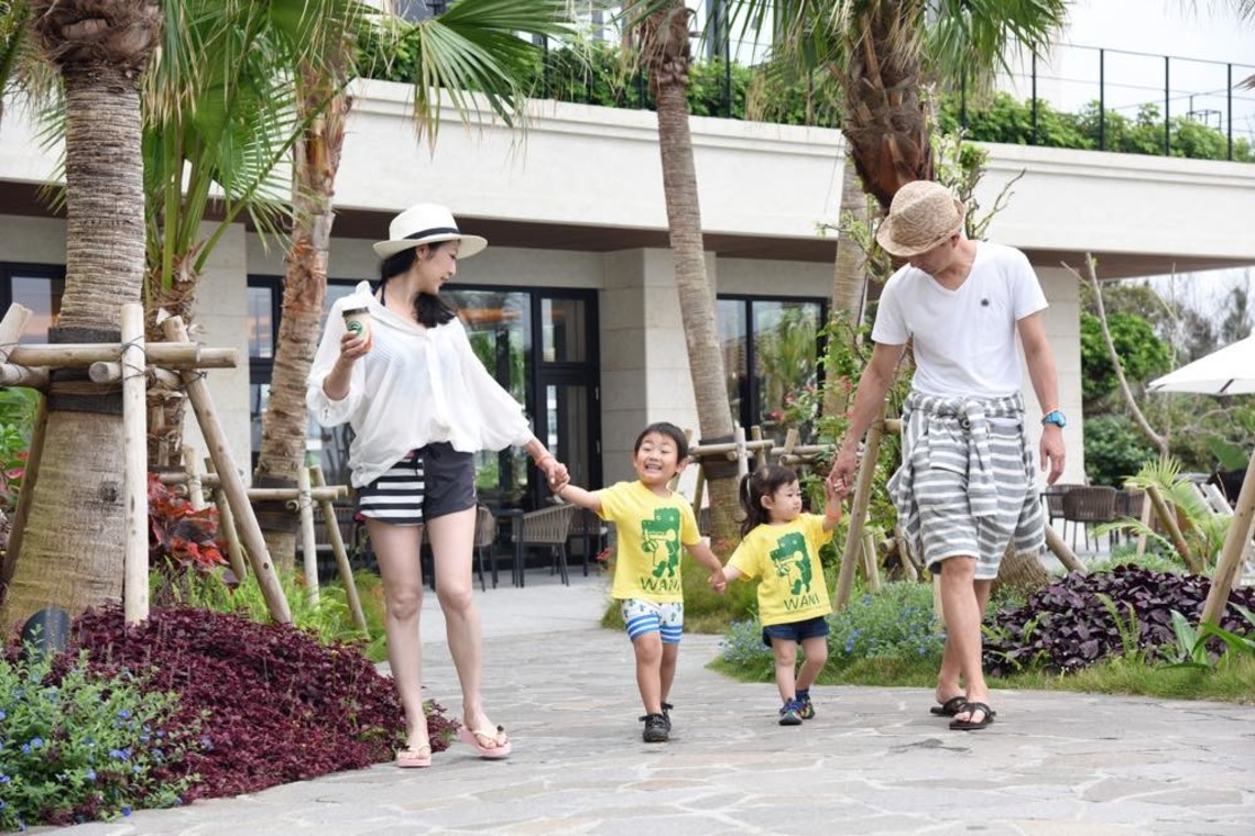 Avenir（山宮 敏明）が撮影した写真のアルバム「ホテルで家族写真」