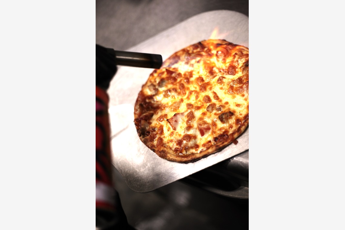 写真屋gonree　阿波根里恵が撮影した「奄美大島ハンバーガーショップ」の写真