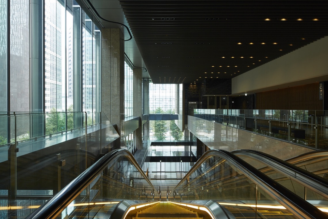 岩瀬泰治が撮影した写真のアルバム「オフィスビル外観」