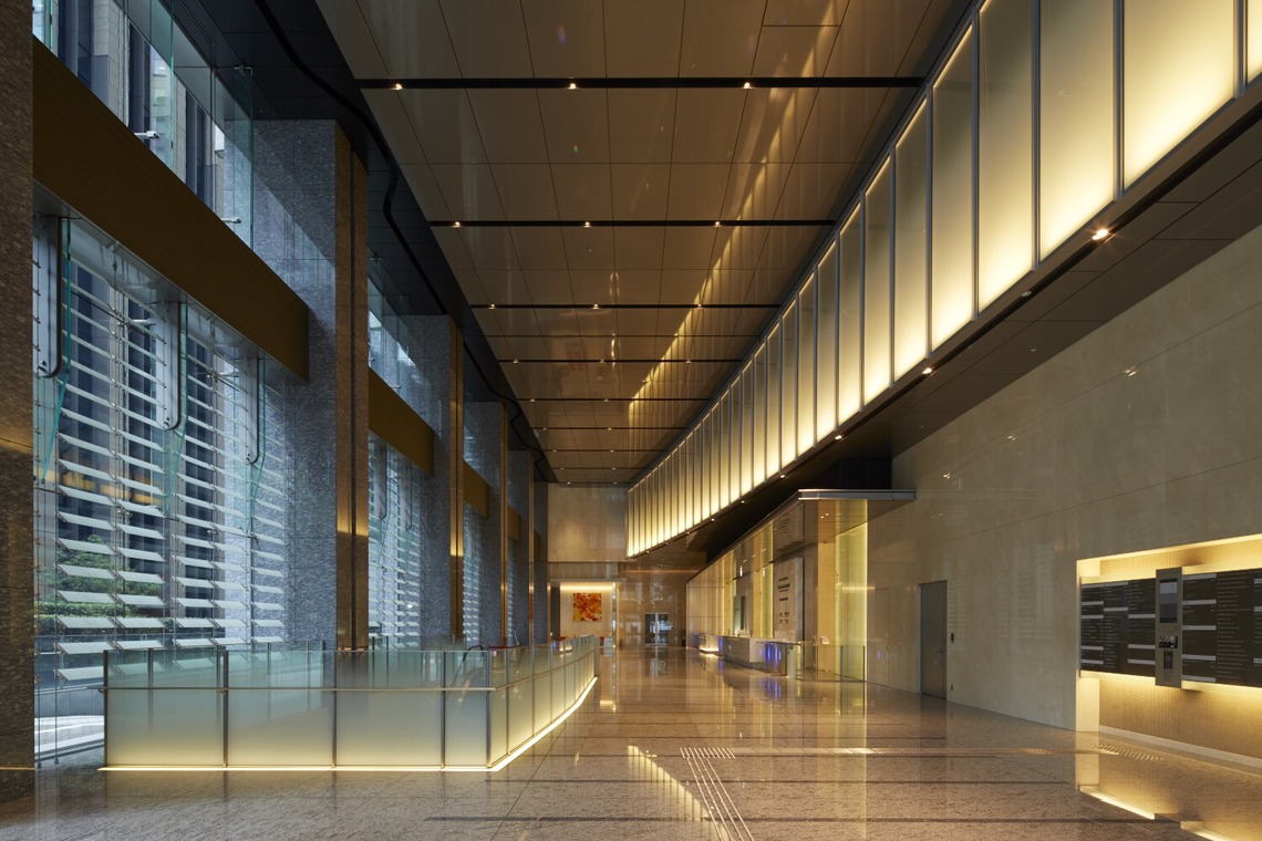 岩瀬泰治が撮影した写真のアルバム「オフィスビル外観」