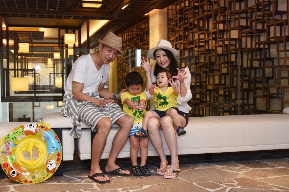 Avenir（山宮 敏明）が撮影した写真のアルバム「ホテルで家族写真」