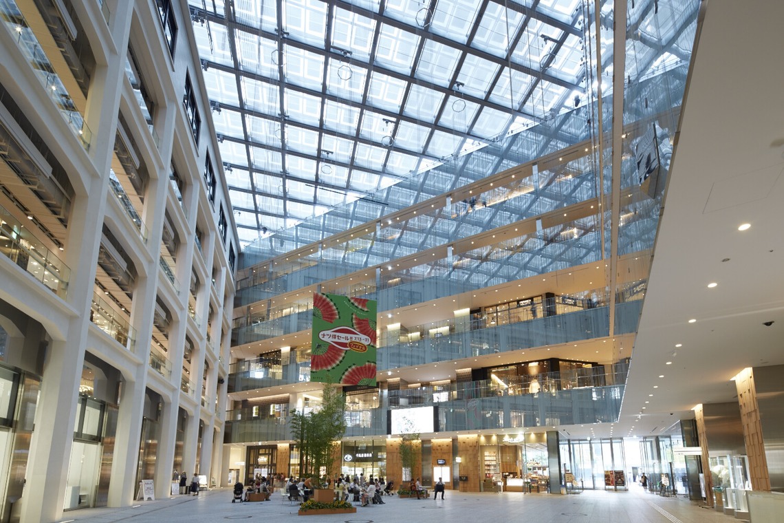 岩瀬泰治が撮影した写真のアルバム「オフィスビル外観」