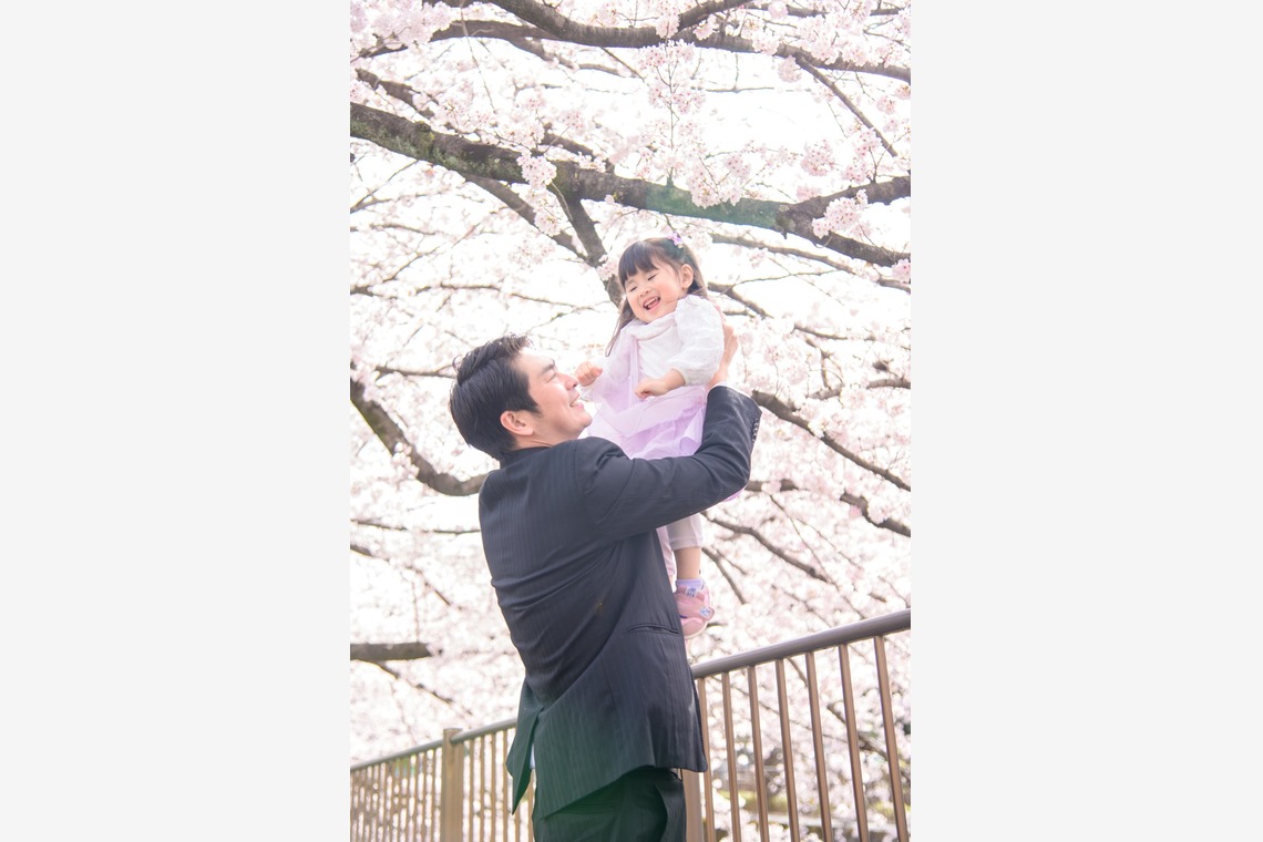 関場優太が撮影した「入学記念の家族写真」の写真