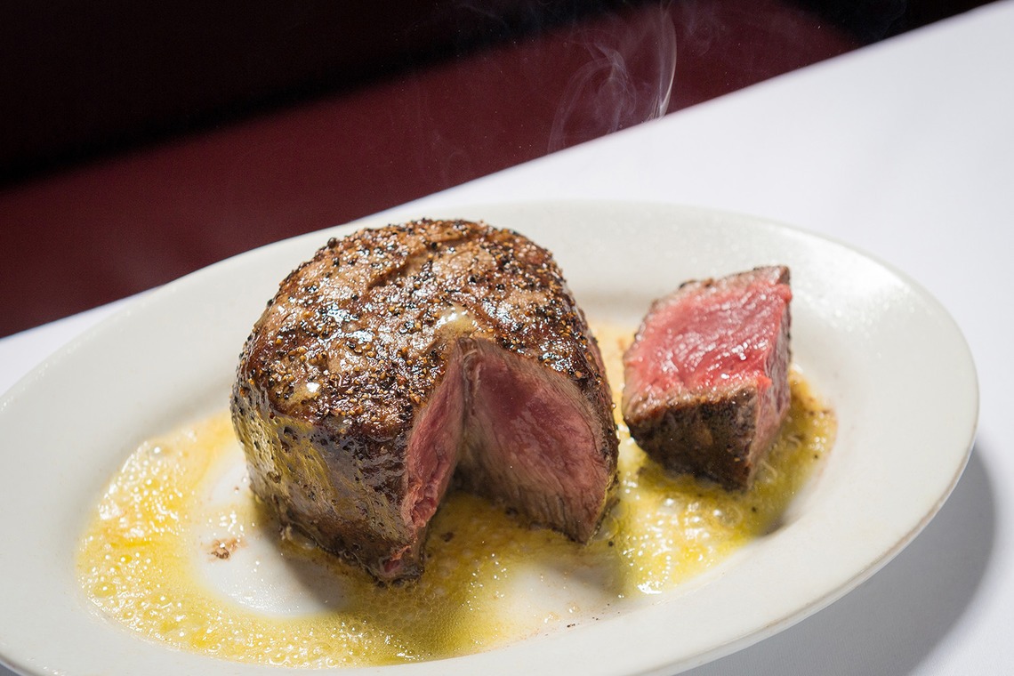 吉田佳央が撮影した写真のアルバム「フード・ドリンク」