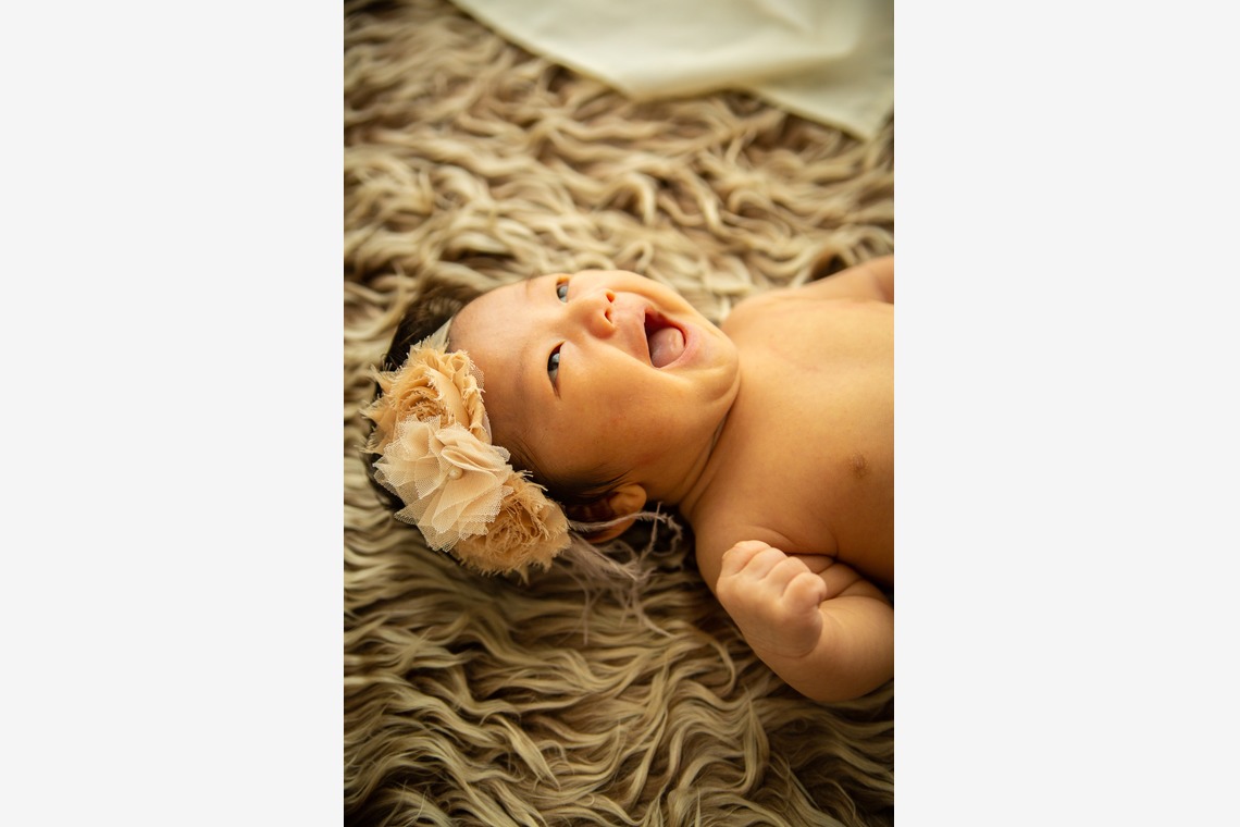 Photo Arima（有馬 明広）が出張撮影した家族写真(キッズ,ベビーフォト)などが写った「ぐるぐる巻きにしないニューボーンフォト」の家族写真