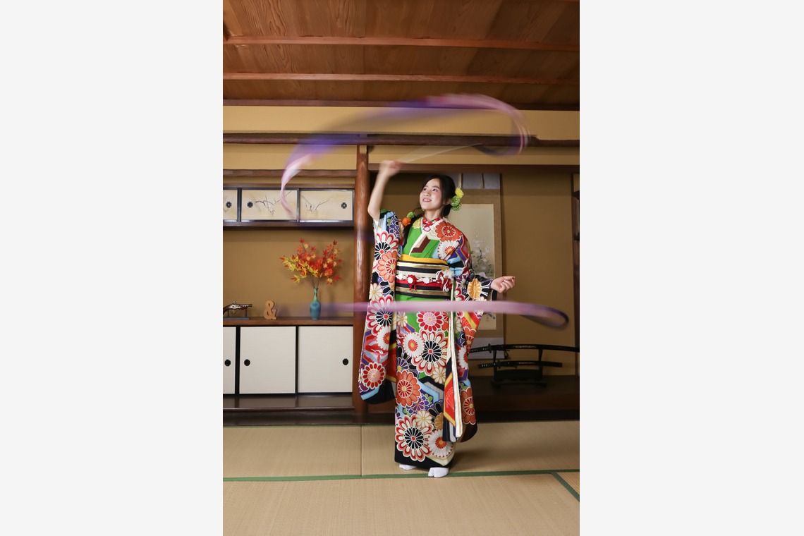 スマイルハンターが出張撮影した家族写真(キッズ,ベビーフォト)などが写った「成人式フォト」の家族写真