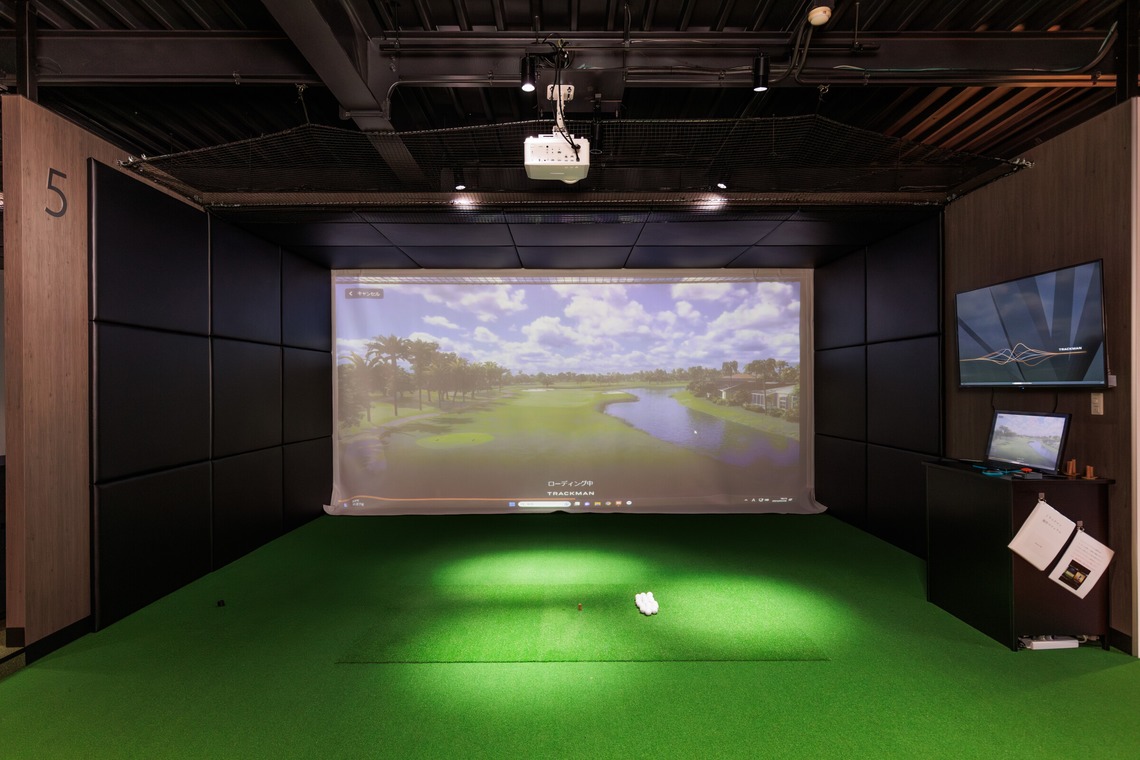 イトウ　ノブミチが撮影した「インドアゴルフ練習場撮影例_01」の写真