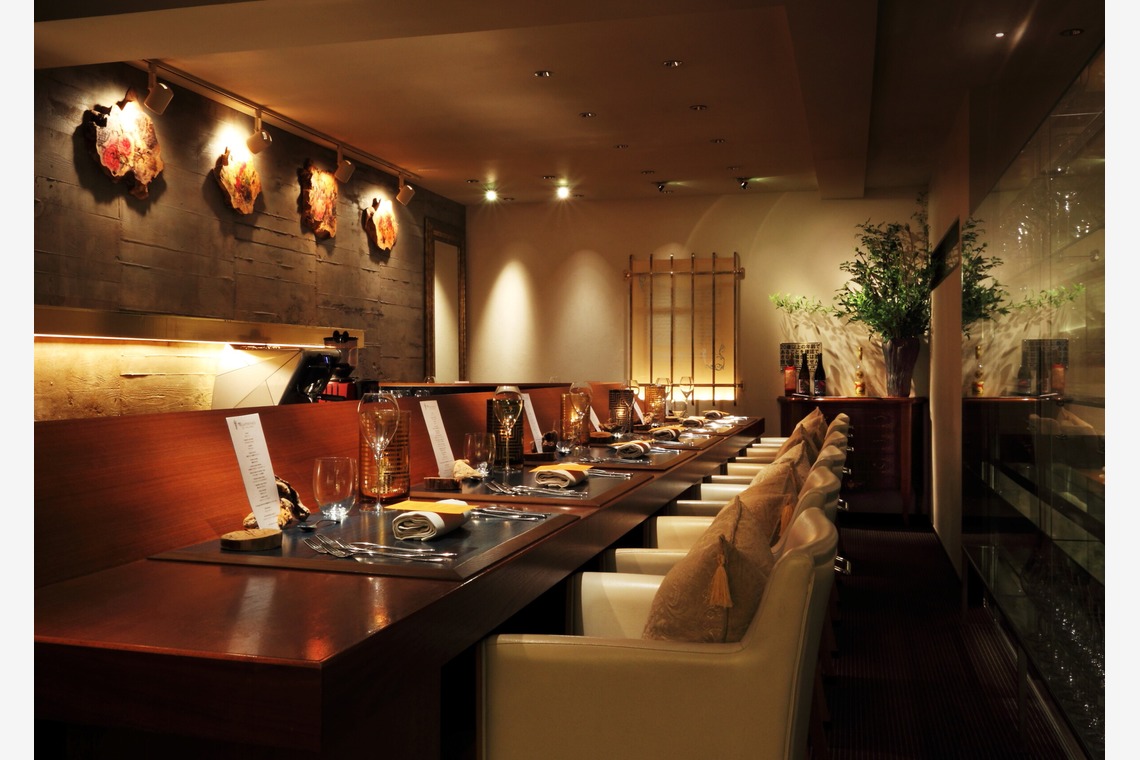 森安　照が撮影した「ホテル・レストラン（料理・ワイン・シャンパン・シェフ・ホールスタッフ・内観・イメージカット）」の写真