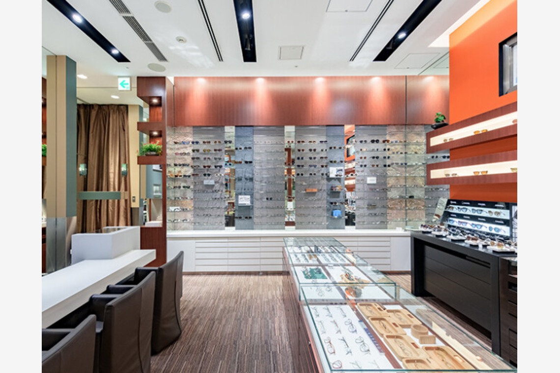 有限会社　澤田スタジオが撮影した写真のアルバム「店舗撮影　メガネ」