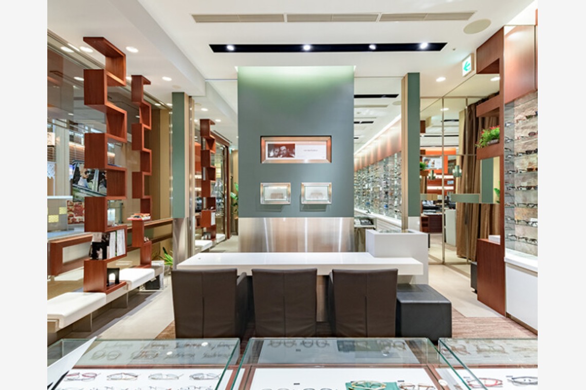 有限会社　澤田スタジオが撮影した写真のアルバム「店舗撮影　メガネ」