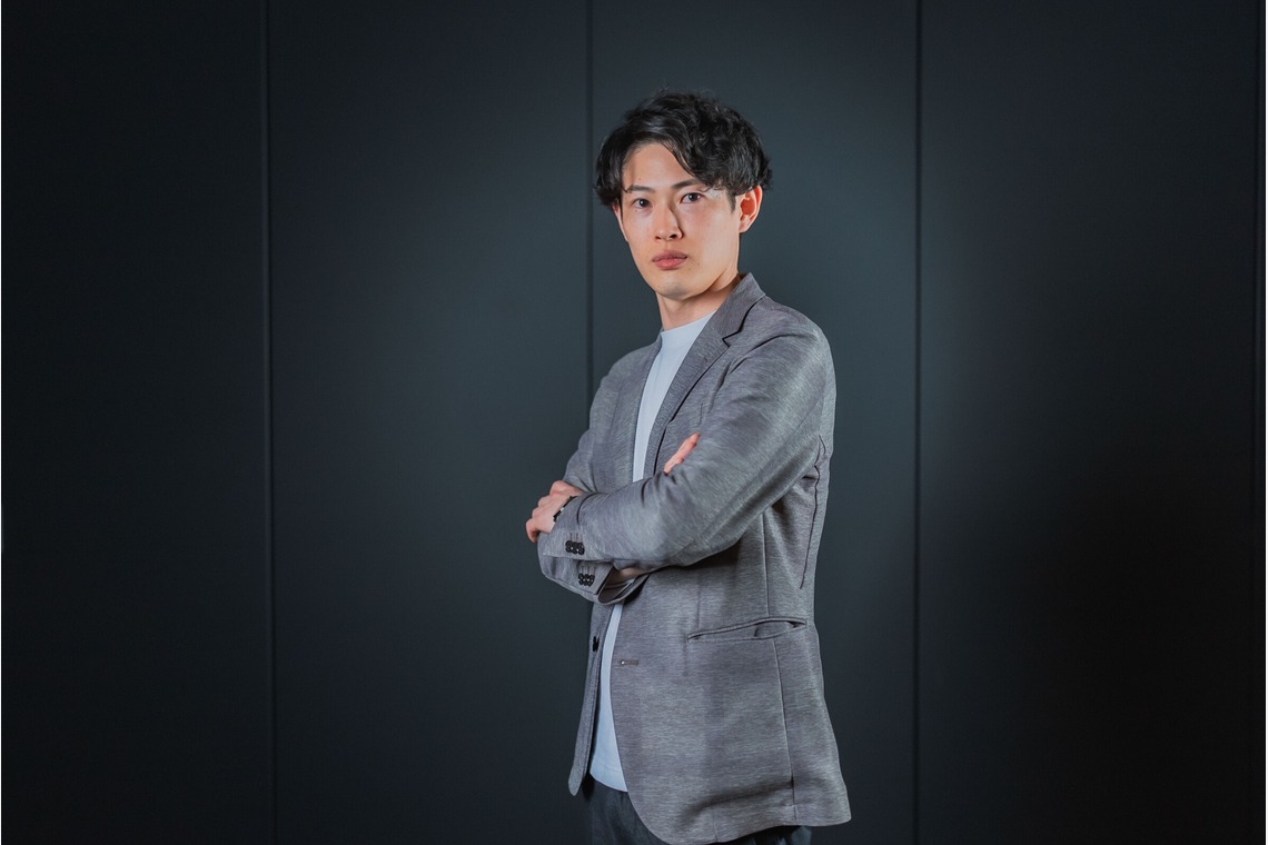 玉城　肇が撮影した「会議室でのプロフィール撮影」の写真