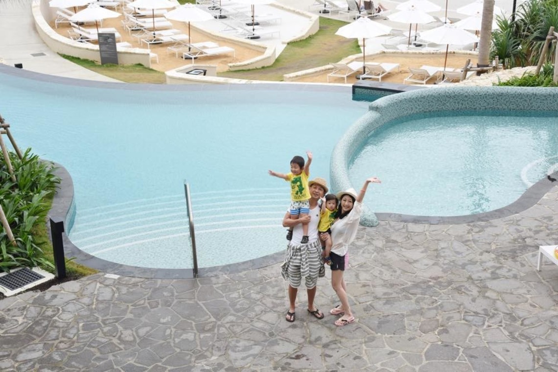 Avenir（山宮 敏明）が撮影した写真のアルバム「ホテルで家族写真」