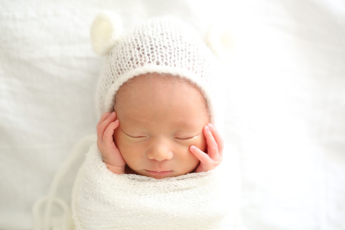 出張撮影HUG TIMEが撮影した「ニューボーンフォト＠ご自宅」の写真