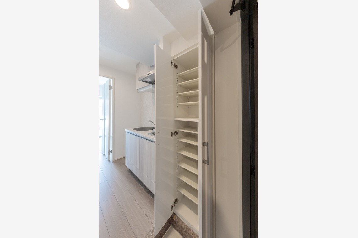 中村一人が撮影した「新築竣工写真；テナントビル（賃貸住戸あり）」の写真