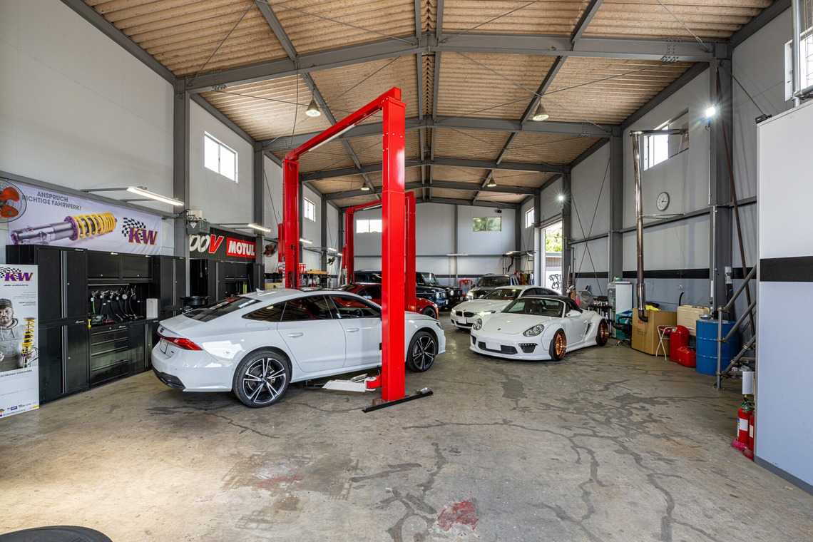 吉田佳央が撮影した「自動車修理工場コーポレートサイト撮影」の写真