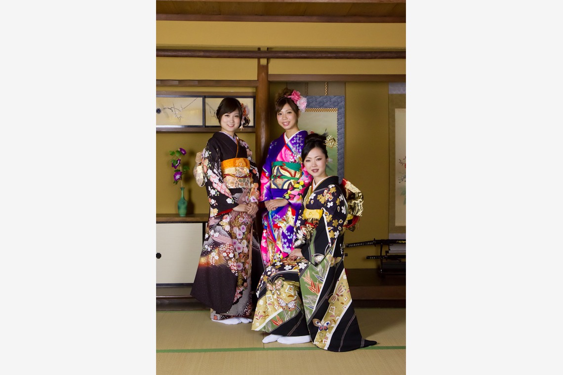 スマイルハンターが出張撮影した家族写真(キッズ,ベビーフォト)などが写った「成人式フォト」の家族写真