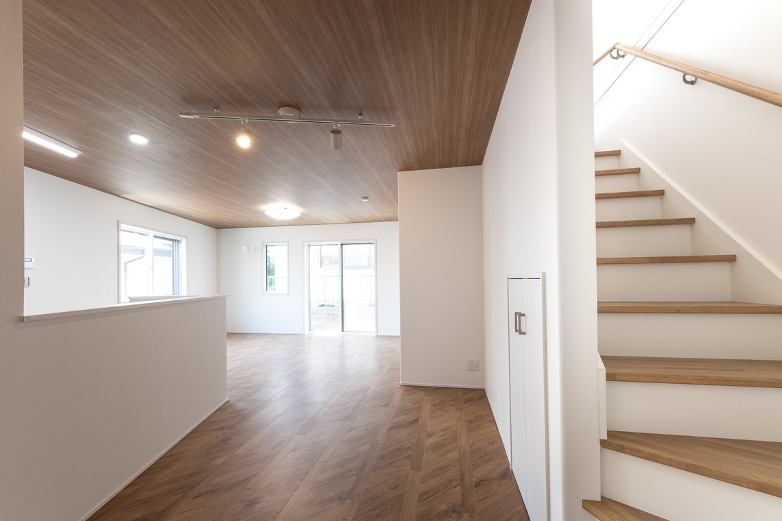 小倉里奈が撮影した写真のアルバム「建築/竣工」