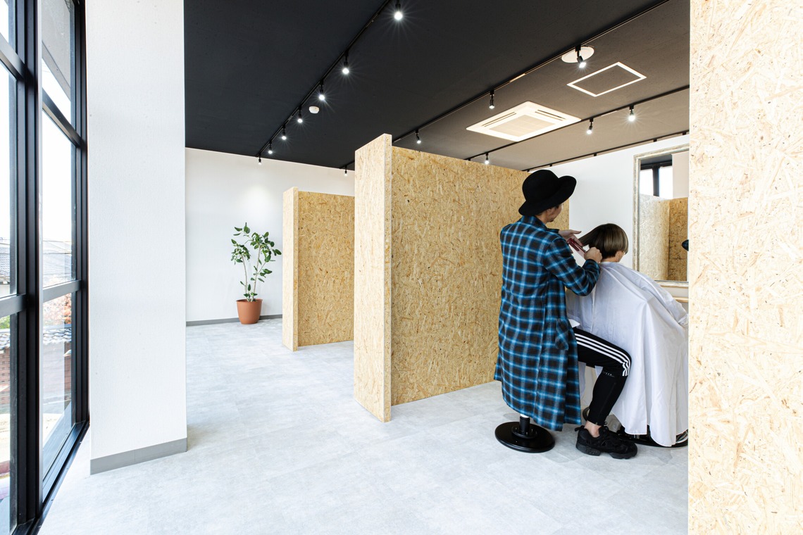 橋本くるみが撮影した写真のアルバム「salon」