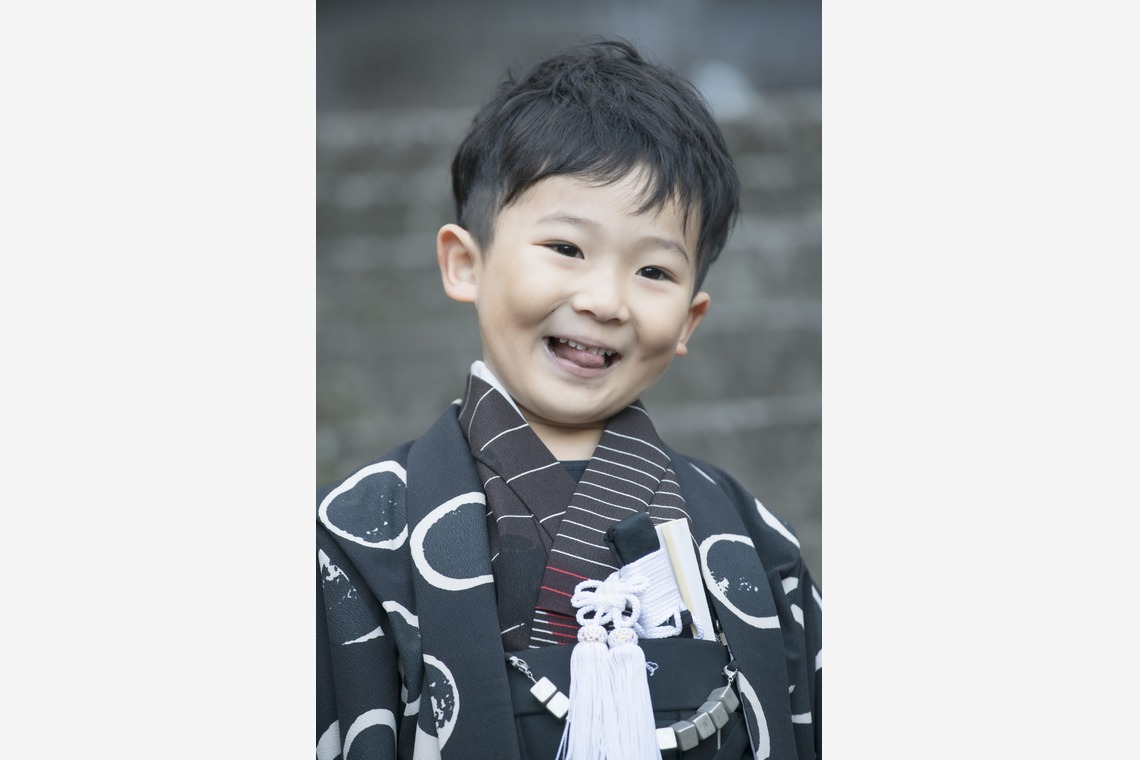 A&Y写真OFFICEが出張撮影した家族写真(キッズ,ベビーフォト)などが写った「７５３お祝い写真」の家族写真