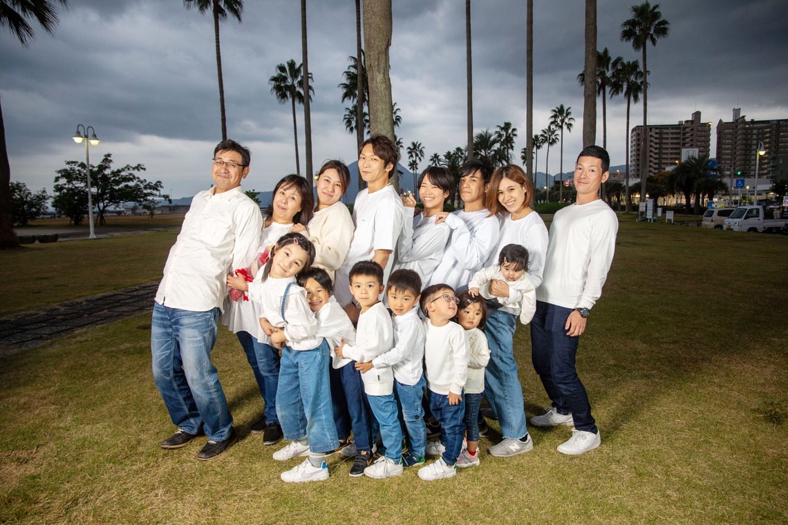 岩坪眞一郎が撮影した家族写真の出張撮影のアルバム「還暦祝い家族写真」