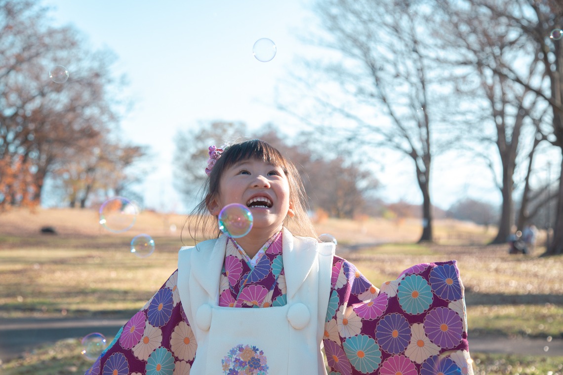 ゆのみふぉとが出張撮影した家族写真(キッズ,ベビーフォト)などが写った「七五三のお写真（人見知りの子供）」の家族写真