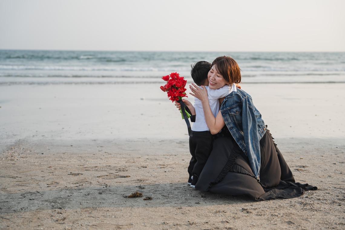 Album of the Location Photo Shoot taken by ICHI PHOTO - Post-shooting at Yuigahama Beach in Kamakura