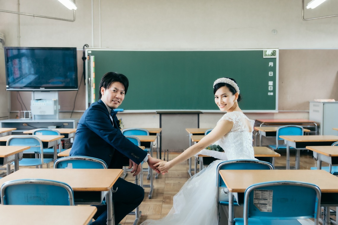 株式会社Ervaが撮影した写真のアルバム「結婚式前撮り（校舎にて）」