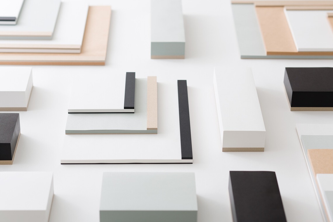 岩瀬泰治が撮影した写真のアルバム「物撮り」