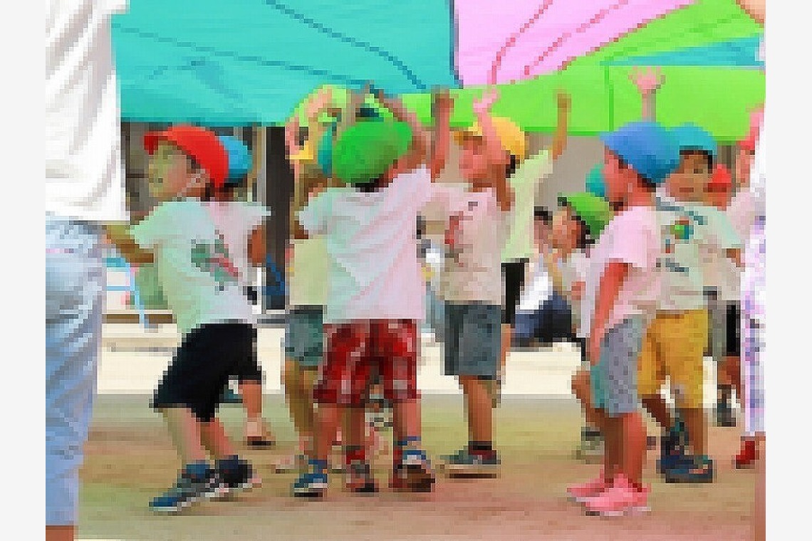 世登理恵が撮影した写真のアルバム「保育園、幼稚園」