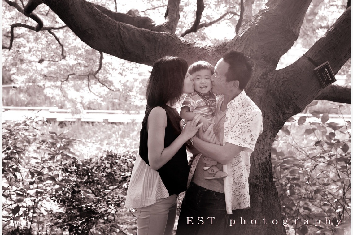 EST photographyが出張撮影した家族写真(キッズ,ベビーフォト)などが写った「フォトギャラリー」の家族写真