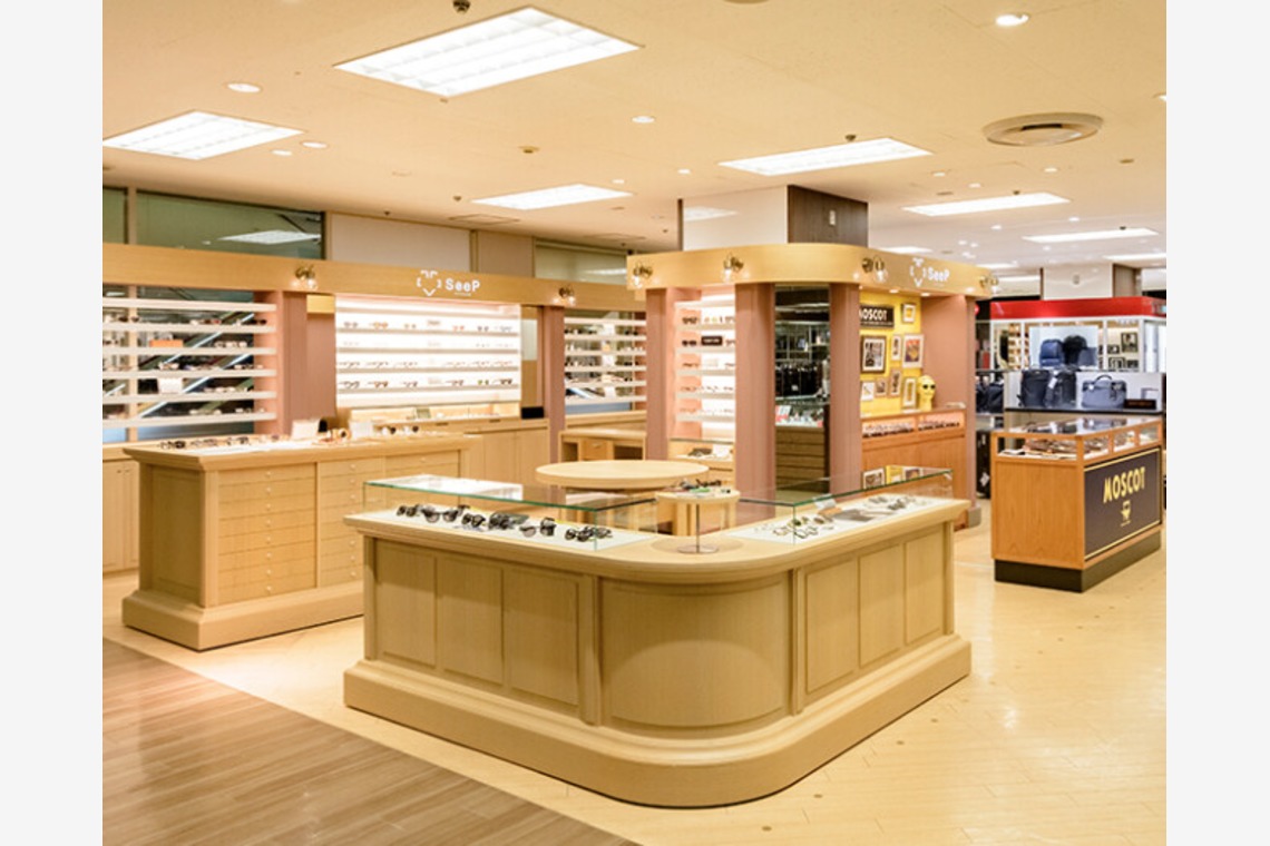 有限会社　澤田スタジオが撮影した写真のアルバム「店舗撮影　メガネ」