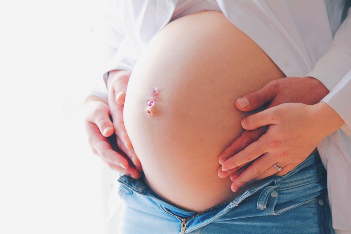 廣山雄一が撮影した写真のアルバム「マタニティフォト撮影例」