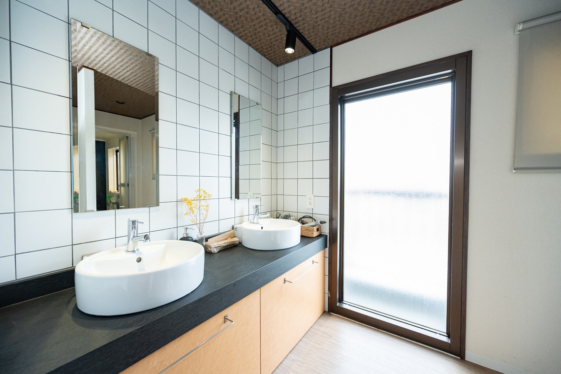 佐藤政彦が撮影した写真のアルバム「民泊撮影」