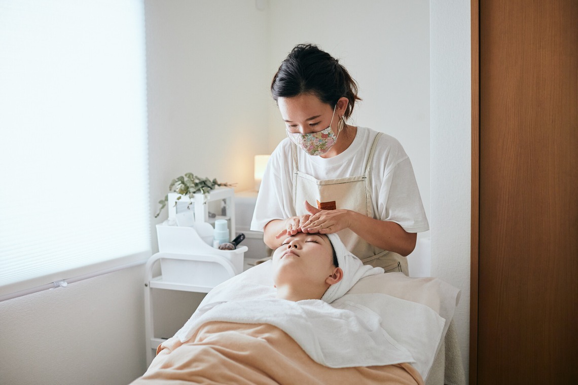 水本光が撮影した「働いている様子」の写真