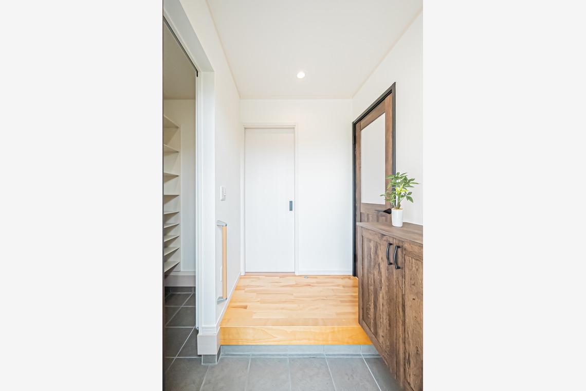 出張撮影 中村まみこが撮影した写真のアルバム「吹き抜けの一軒家 物件撮影」