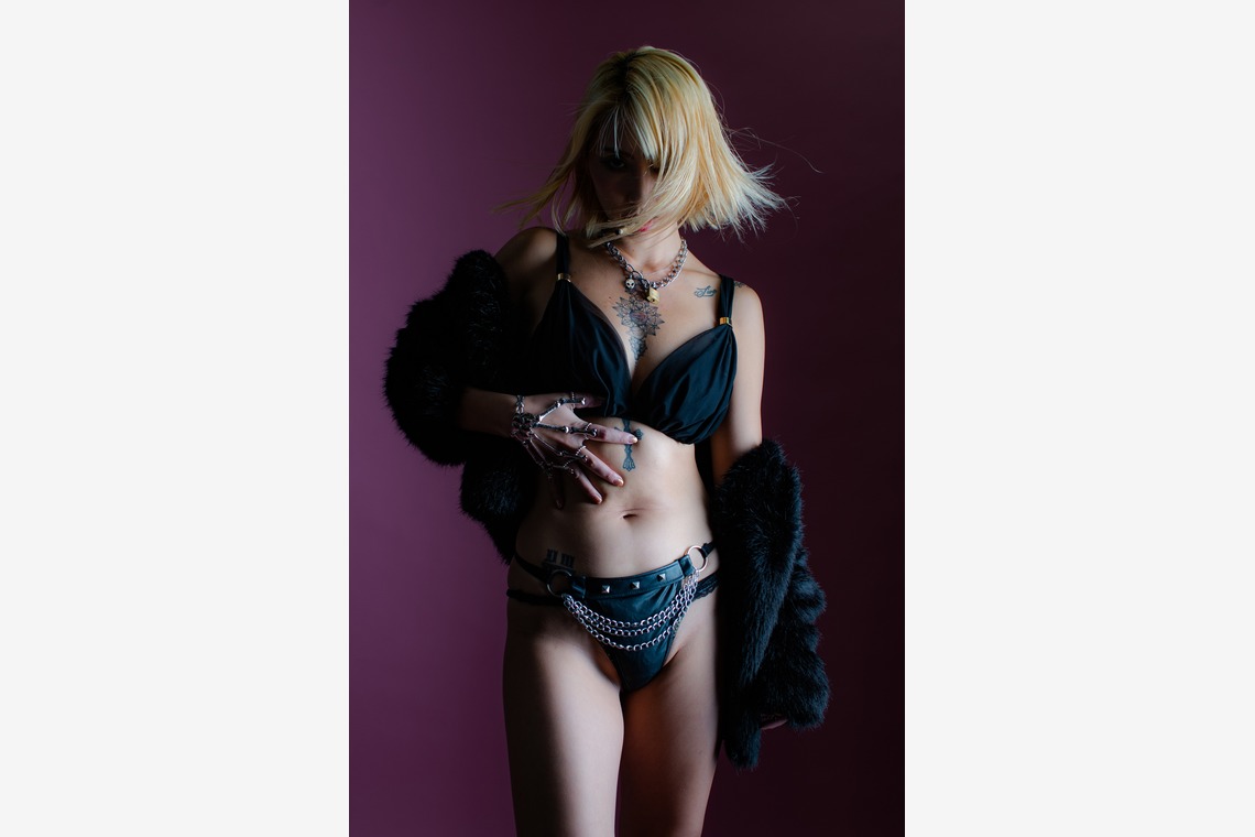 スタジオファンタスが撮影した写真のアルバム「プロフィール撮影」