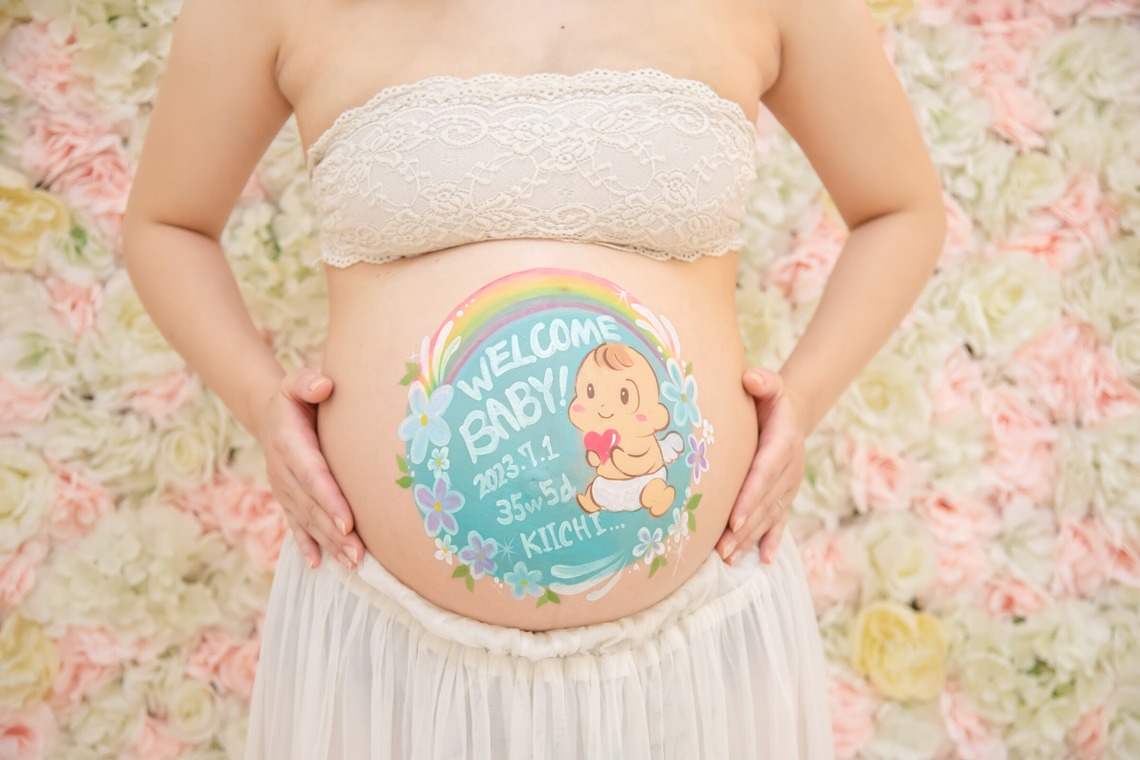 スマイルグローバルフォトが撮影した「マタニティフォト in スタジオ」の写真