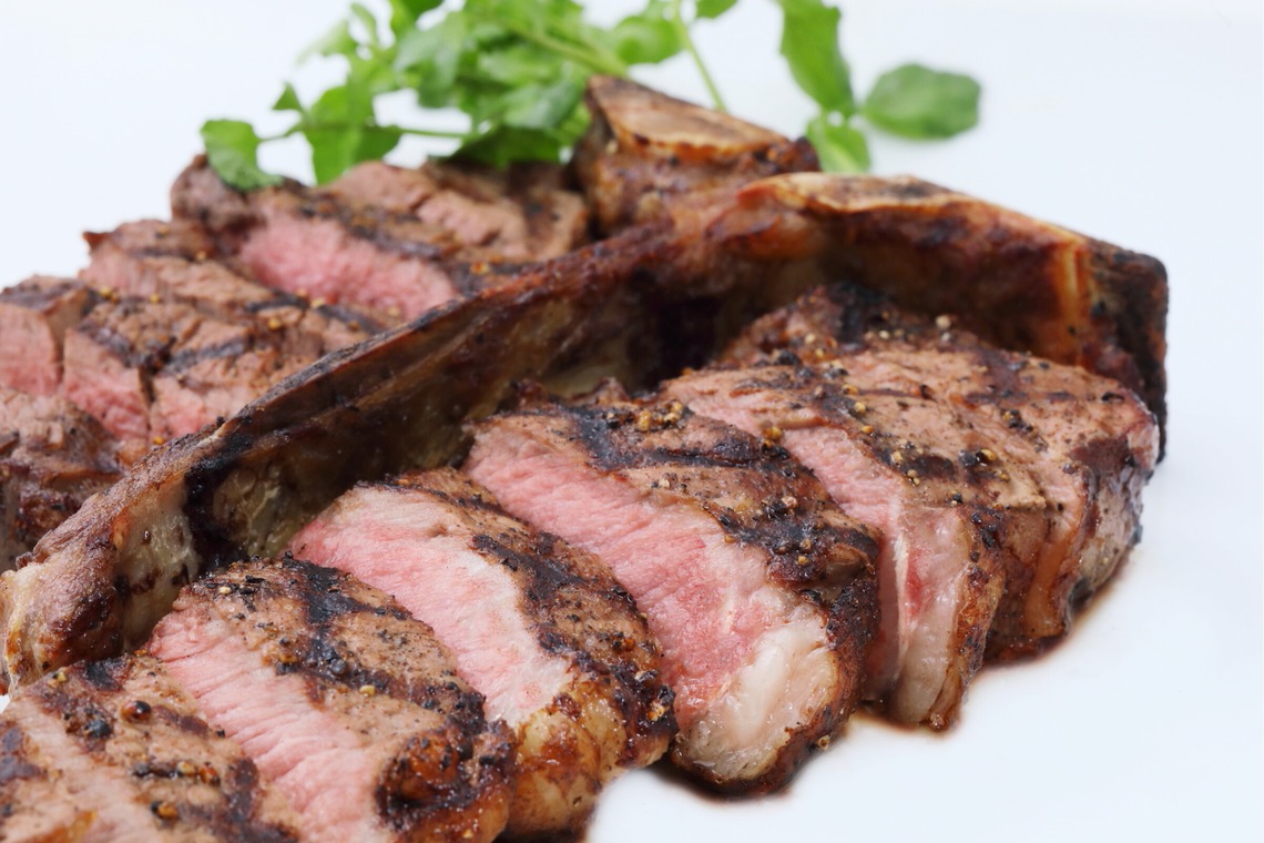 森安　照が撮影した「ステーキ」の写真