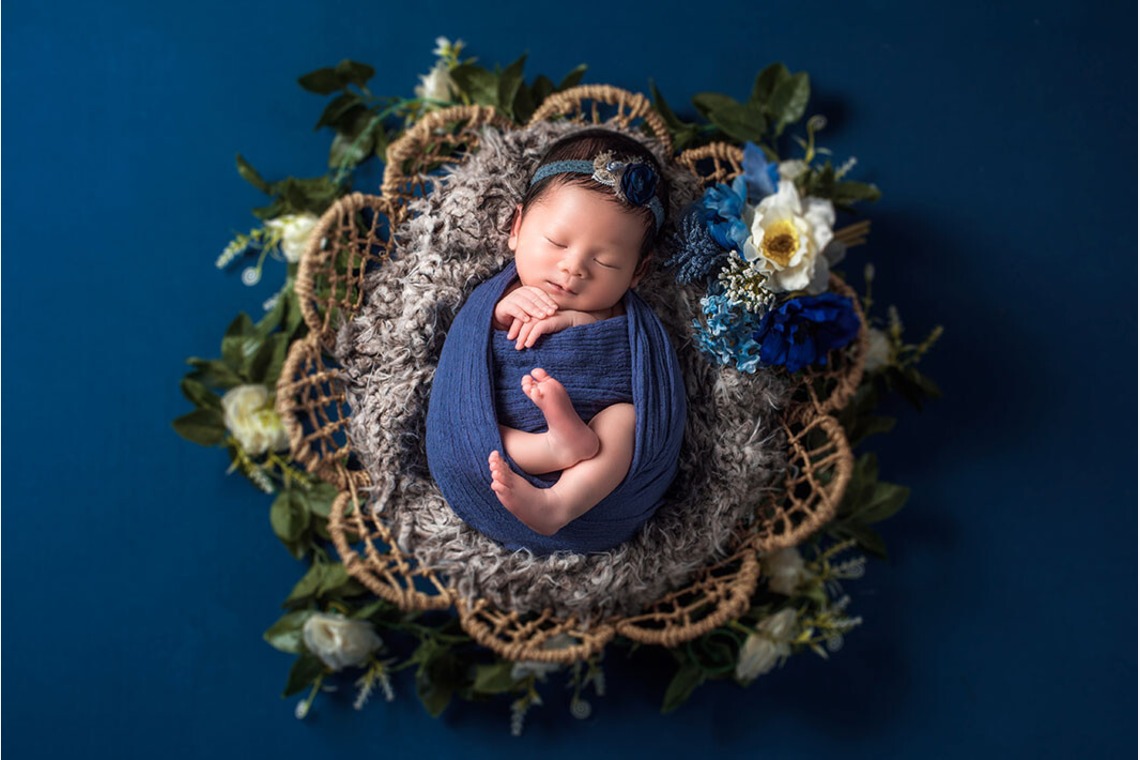 AXiS Photo Servise 藤井靖史が出張撮影した家族写真(キッズ,ベビーフォト)などが写った「ニューボーンフォト」の家族写真