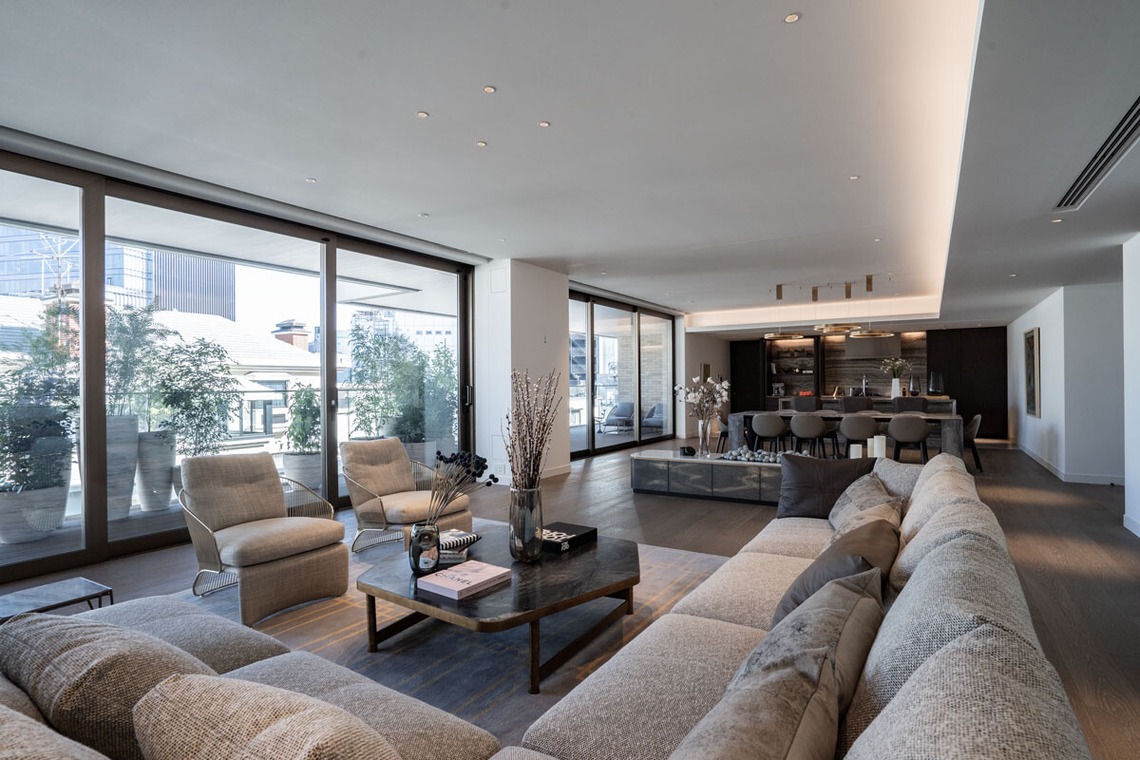 小宮山靖が撮影した写真のアルバム「不動産」