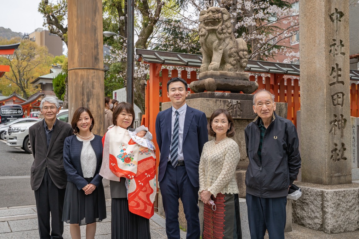井崎　敬太が出張撮影した家族写真(キッズ,ベビーフォト)などが写った「お宮参り撮影」の家族写真