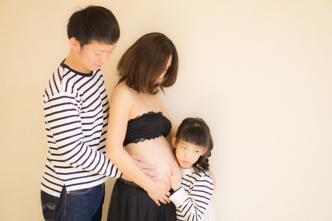 出張撮影サービス　kuro NICO cameraが撮影した「ご自宅スタジオ☆マタニティフォト＠三重」の写真