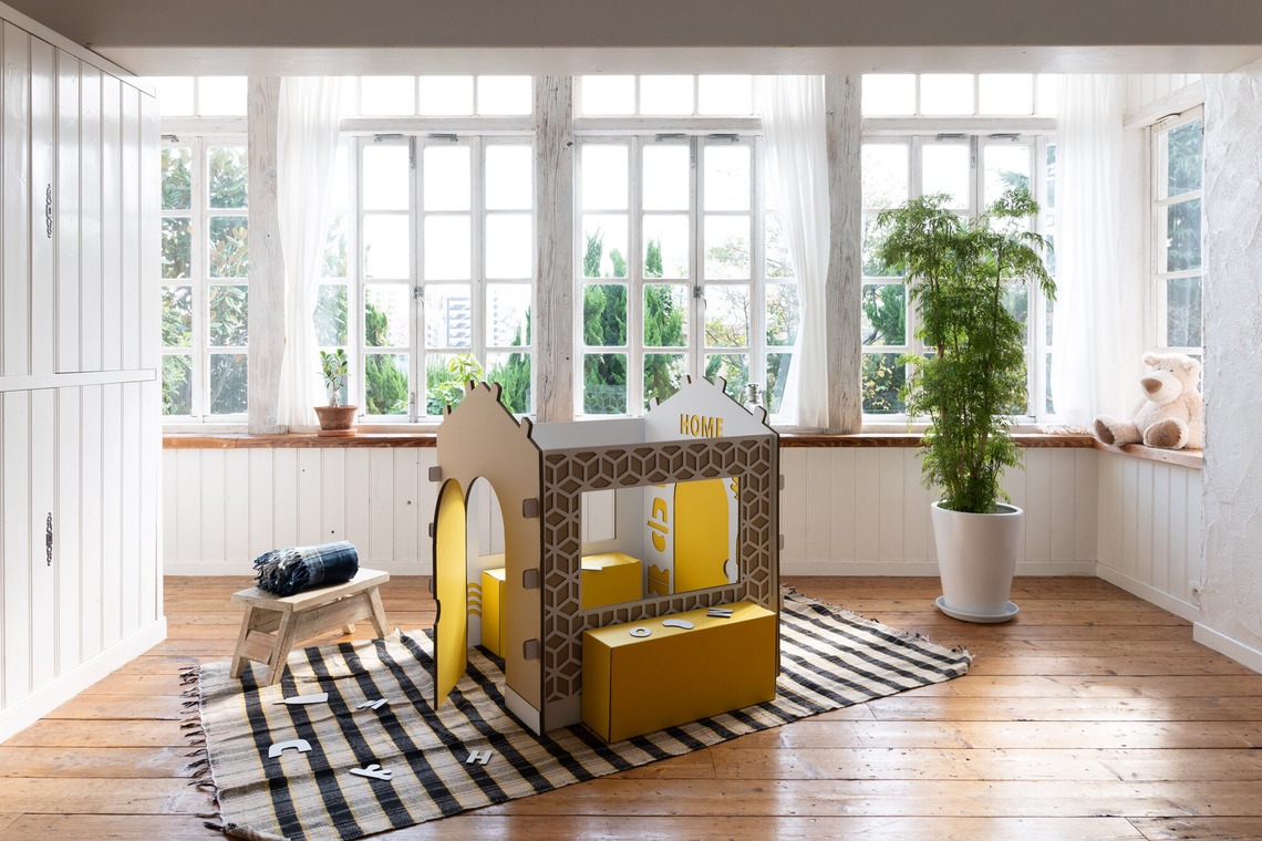 曽川拓哉が撮影した「ダンボールハウスの商品撮影」の写真