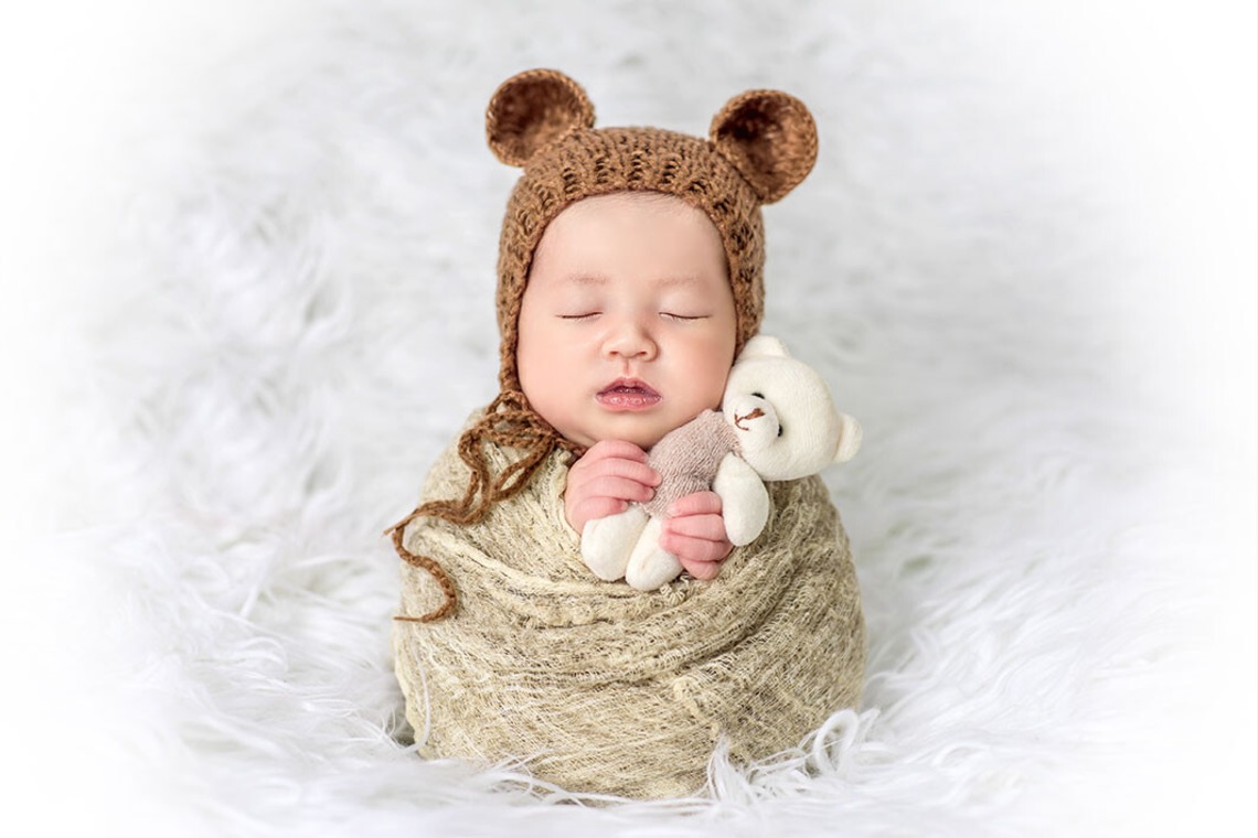 AXiS Photo Servise 藤井靖史が出張撮影した家族写真(キッズ,ベビーフォト)などが写った「ニューボーンフォト」の家族写真