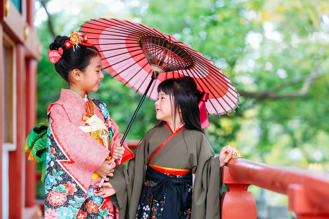 出張撮影HUG TIMEが撮影した「七五三お詣り撮影〜多摩浅間神社〜」の写真