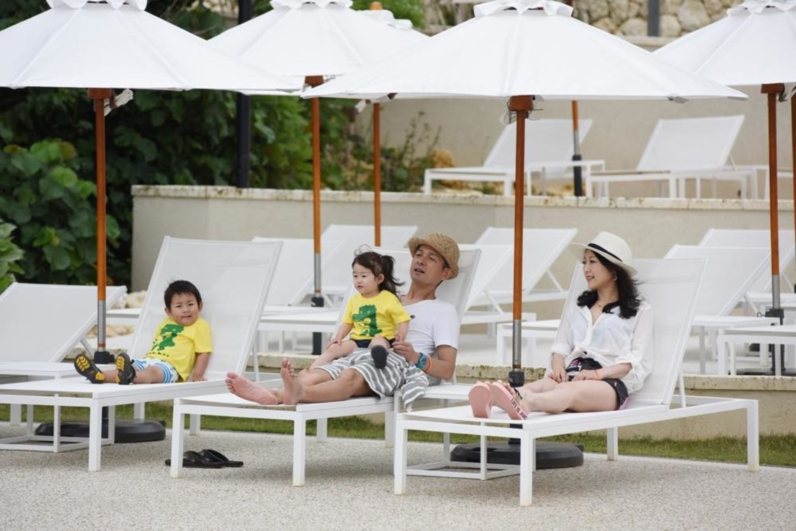 Avenir（山宮 敏明）が撮影した写真のアルバム「ホテルで家族写真」