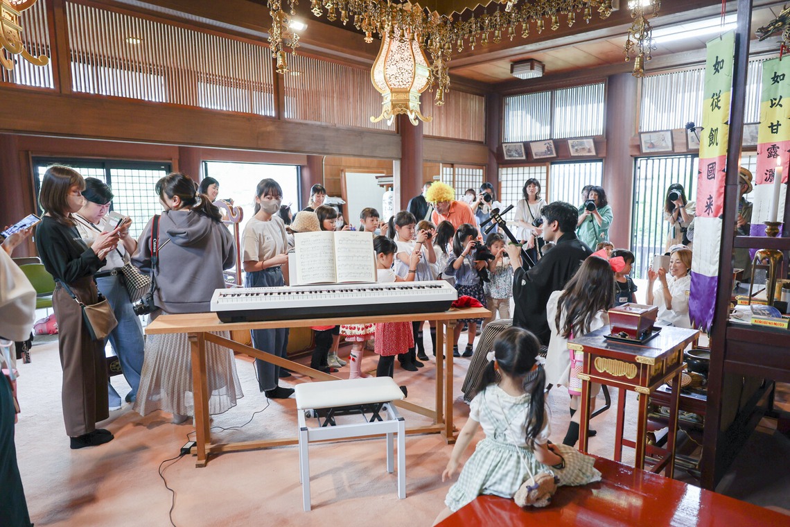 ちずカメラが撮影した「写真家　橘田龍馬さんの子供写真教室の様子」の写真