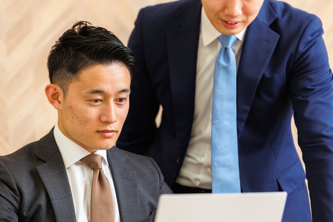 松井シンジが撮影した「インタビュー・ミーティング撮影」の写真